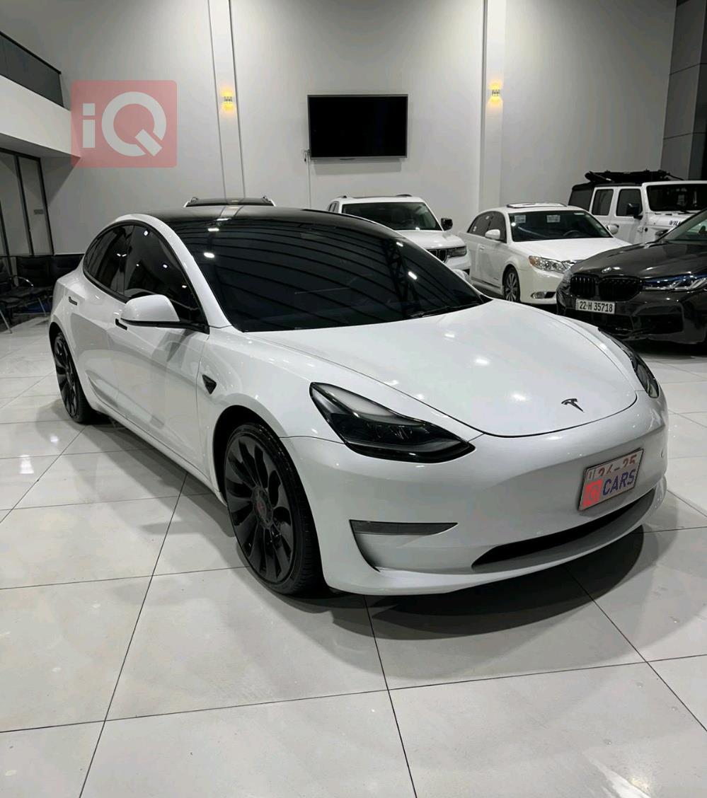 تسلا موديل 3